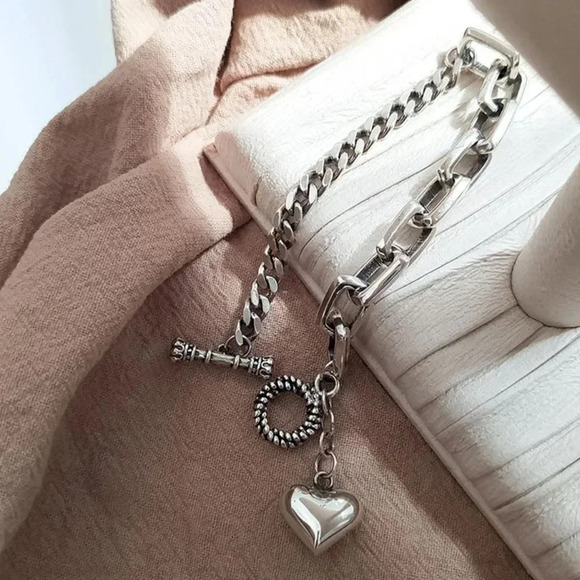 925 Sterling Silver Chunky Heart Dangle Chain Link Toggle Bracelet - Picture 5 of 6